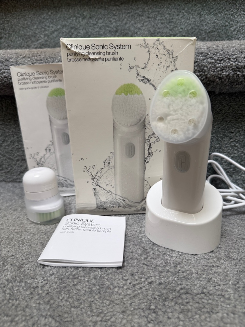 New Clinique Sonic System Facial Purifying Cleansing Brush & Extra Brush!!!!